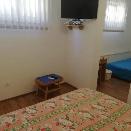 Center Apartment *