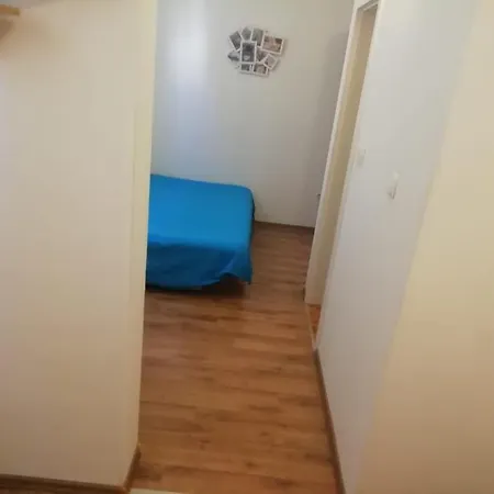 Center Apartment Split